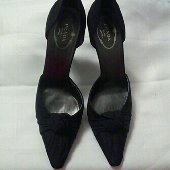 Beautiful Prada Heels - Picture 1 of 8